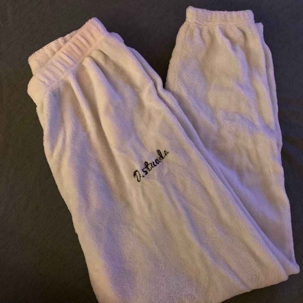 🤍SOLD - Cute & Cozy Fuzzy Sweatpants